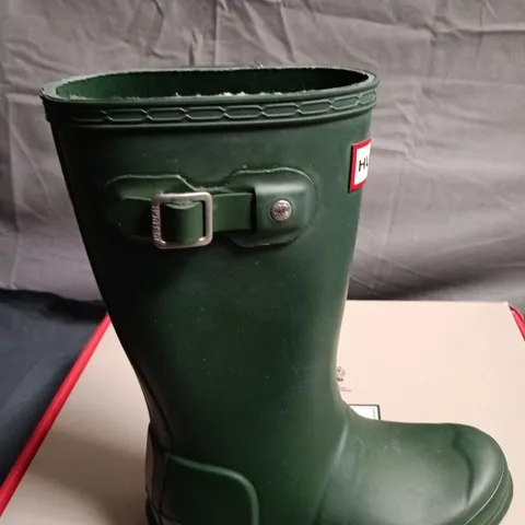 BOXED PAIR OF HUNTER ORIGINAL KIDS NEBULA GREEN RAIN BOOTS – UK 12