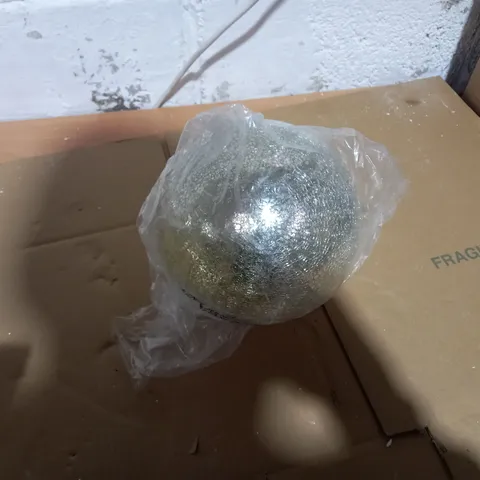 MR CHRISTMAS 8" GLASS CRACKLE SPHERE WITH ROTATING LIGHT - SILVER
