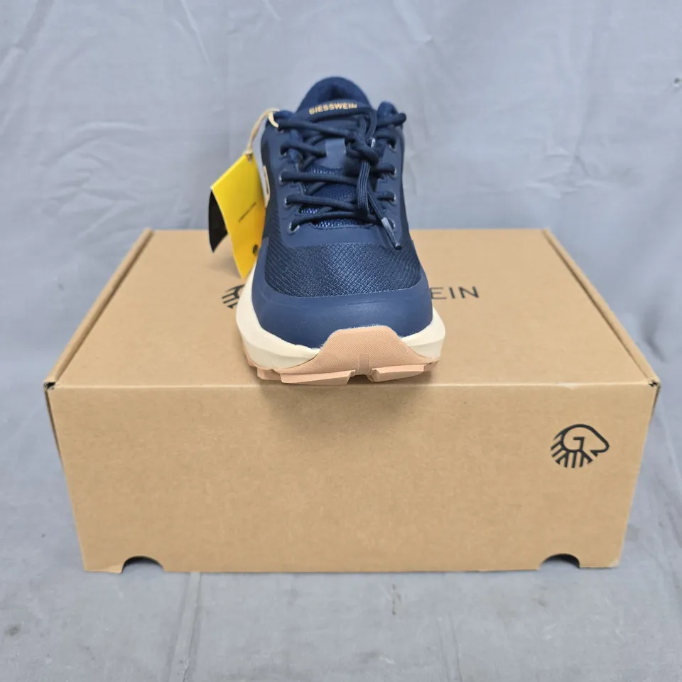 BOXED PAIR OF GIESSWEIN WOOL TRAIL X WOMEN'S SHOES IN OCEAN BLUE SIZE UK 7