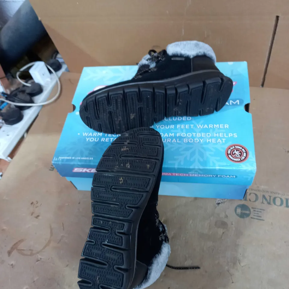 SKETCHERS WARM TECH MEMORY FOAM BLACK BOOTS SIZE 4 