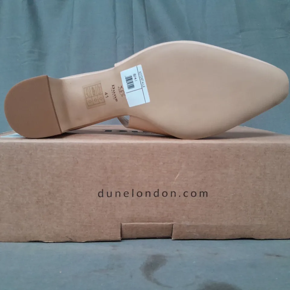 BOXED PAIR OF DUNE LONDON CLOSED TOE BLOCK HEEL SANDALS IN BLUSH SIZE 8