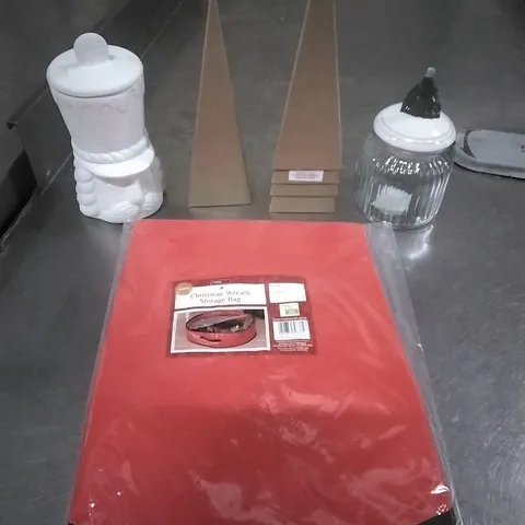 PALLET OF MIXED CHRISTMAS STOCK