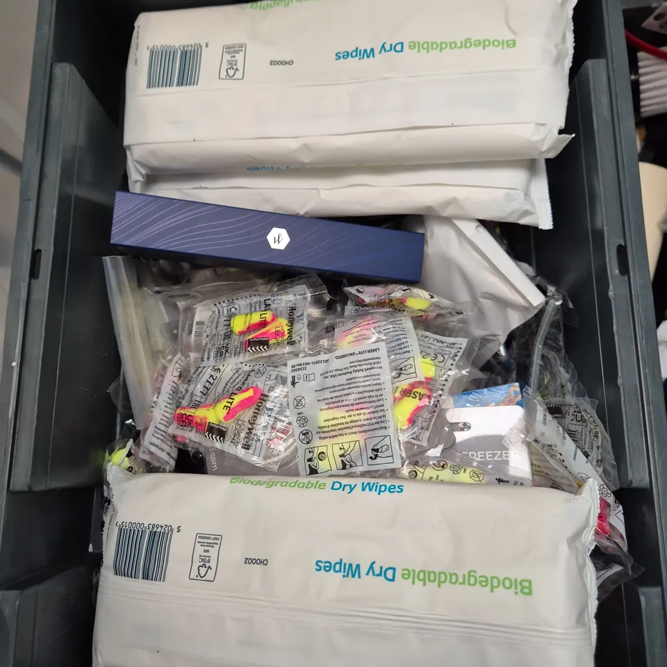 APPROXIMATELY 15 ASSORTED HOUSEHOLD ITEMS TO INCLUDE BIODEGRADEABLE DRY WIPES, FABRIC GLUE AND FRIDGE/FREEZER THERMOMETER