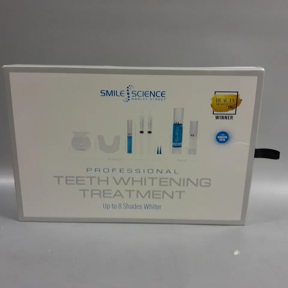 BOXED SMILE SCIENCE PROFESSIONAL TEETH WHITENING TREATMENT  RRP £39.99