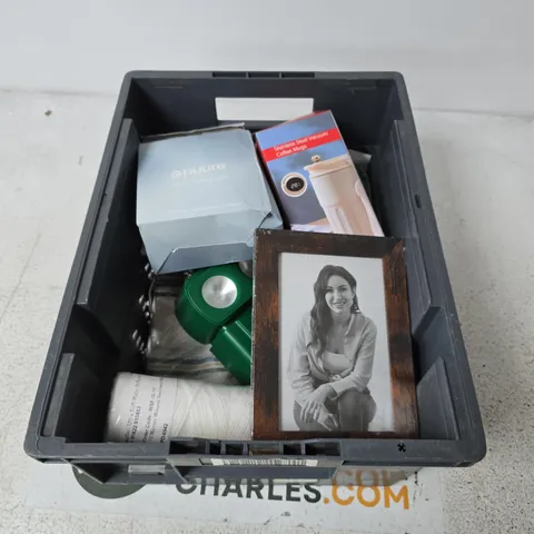 BOX CONTAINING A MIX OF 10 ASSORTED ITEMS INCLUDING FRAMES, VACUUM COFFEE MUG, FILTER cartridges