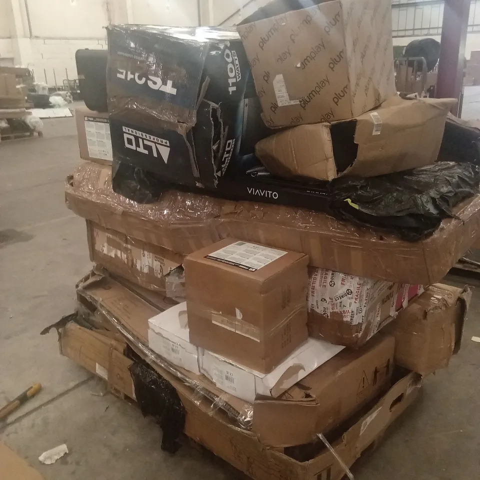 PALLET OF ASSORTED INCOMPLETE OR DAMAGED GOODS AND PRODUCTS TO INCLUDE; TREADMILLS, AIR FRYER, TRAMPOLINE PARTS ETC 
