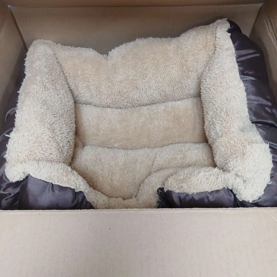 BUNTY DELUXE PET BED BROWN