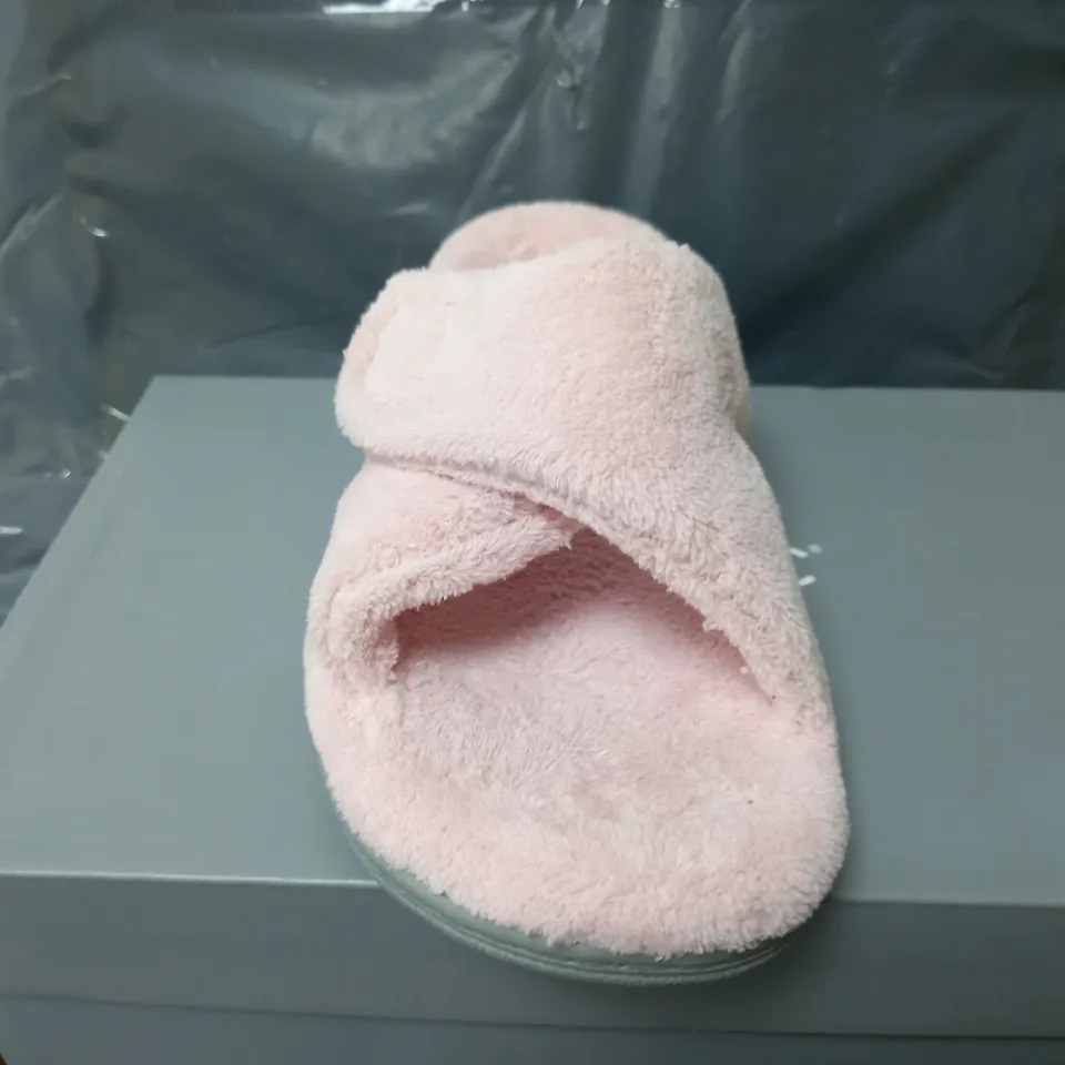 VIONIC INDULGE RELAX SLIPPERS IN PINK - UK 6