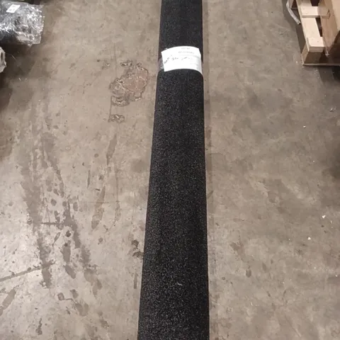 ROLL OF NEW LINCOLNSHIRE BLACKJACK APPROX SIZE: 2.1M X 4M