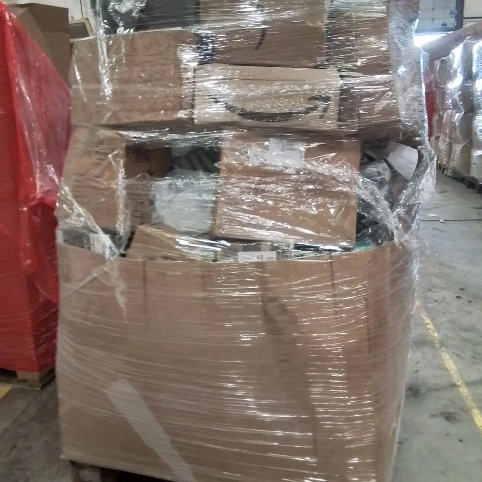 PALLET CONTAINING A LARGE QUANTITY OF PET ITEMS AND PRODUCTS TO INCLUDE;PET WATER FOUNTAIN,HAMSTER WHEEL,DOG CAR SEAT