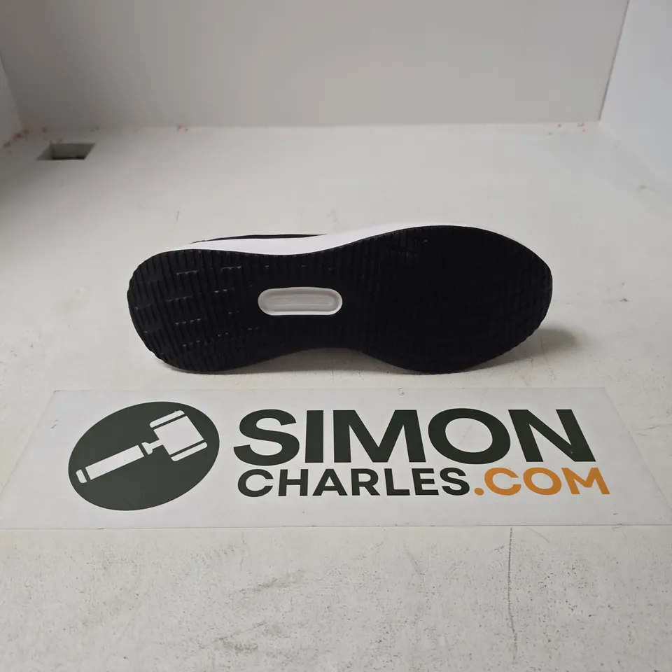 UNBOXED PAIR OF ADIDAS RUN FALCON 5 TRAINERS IN BLACK - UK 10.5