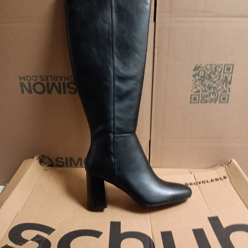 BOXED PAIR OF SCHUH BLACK HIGH-HEELED BOOTS WITH CHUNKY BLOCK HEEL - 6