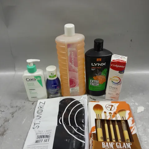 APPROXIMATELY 20 ASSORTED COSMETICS PRODUCTS TO INCLUDE - COLGATE TOOTHPASTE - ST. MORIZ TANNING MITT SET - LYNX HAIR AND BODY WASH