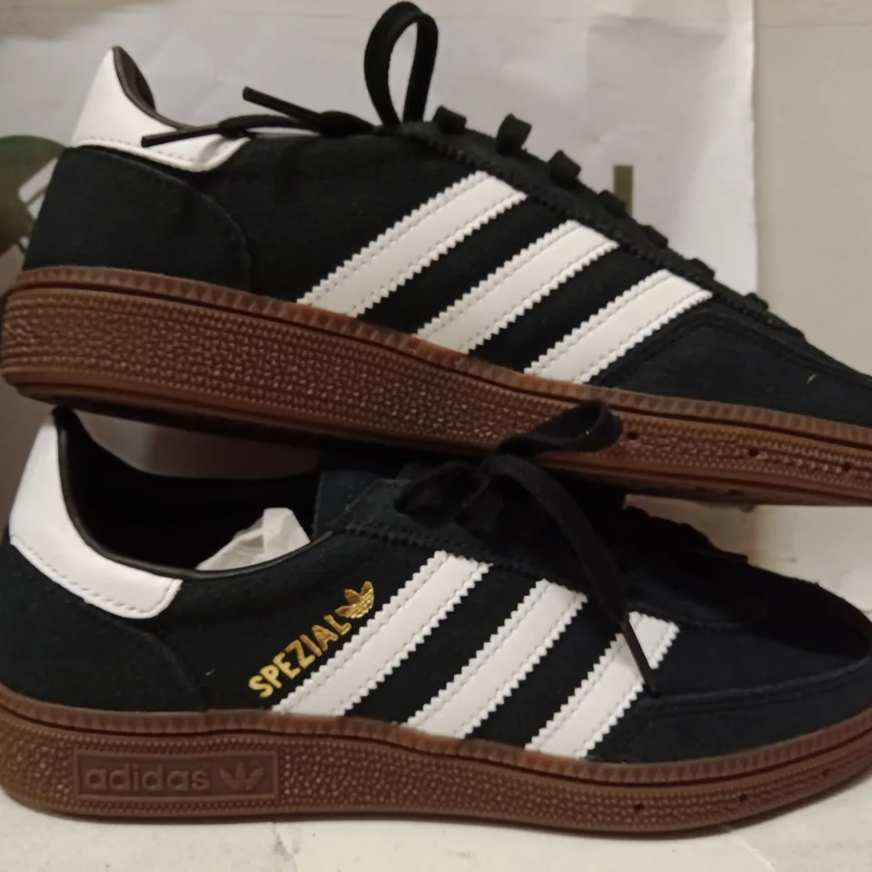 BOX TO CONTAIN APPROXIMATELY 8 PAIRS OF TRAINERS SIZES VARY