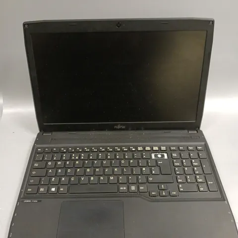FUJITSU LIFEBOOK A514 LAPTOP