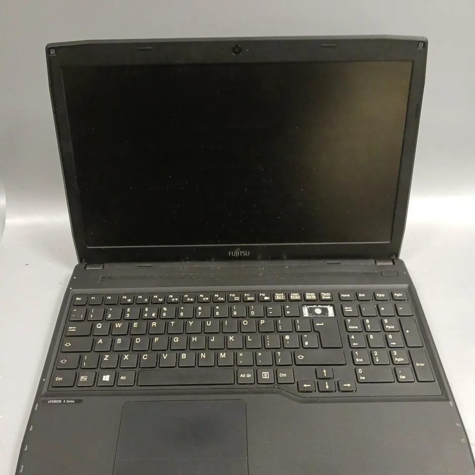 FUJITSU LIFEBOOK A514 LAPTOP 