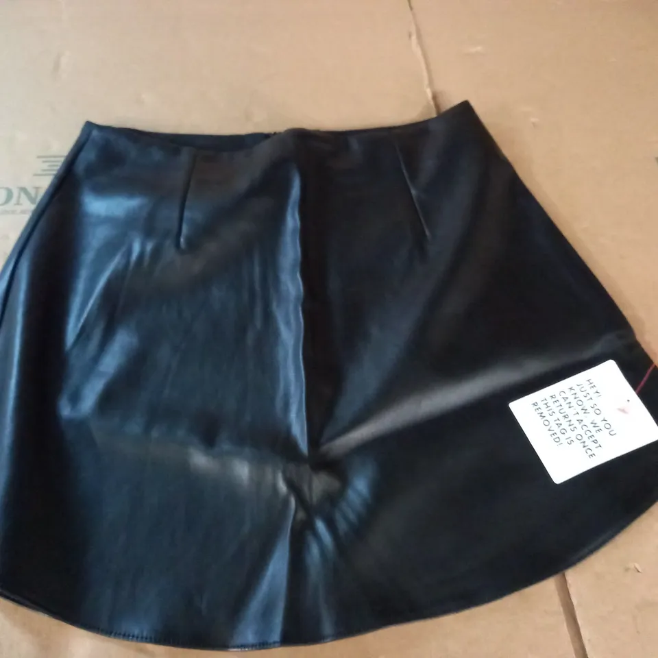 ASOS DESIGN FAUX LEATHER CURVED HEM MINI SKIRT - UK 10