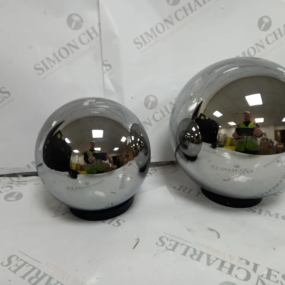 BOXED KELLY HOPPEN SET OF 2 INDOOR OUTDOOR PRELIT GLASS DECOR, REFLECTIVE ORBS