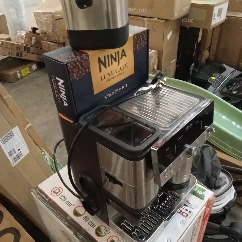 BOXED NINJA LUXE CAFÉ PREMIER COFFEE MACHINE - ES601UK RRP £549
