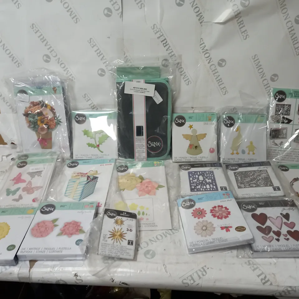 BOX OF APPROX 25 ASSORTED SIZZIX CRAFT ITEMS TO INCLUDE ACCESSORY STORAGE BAG, VARIOUS THINLITS, ETC. 