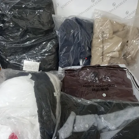 LOT OF 15 ASSORTED LARGER CLOTHING ITEMS TO INCLUDE COATS IN VARIOUS SIZES
