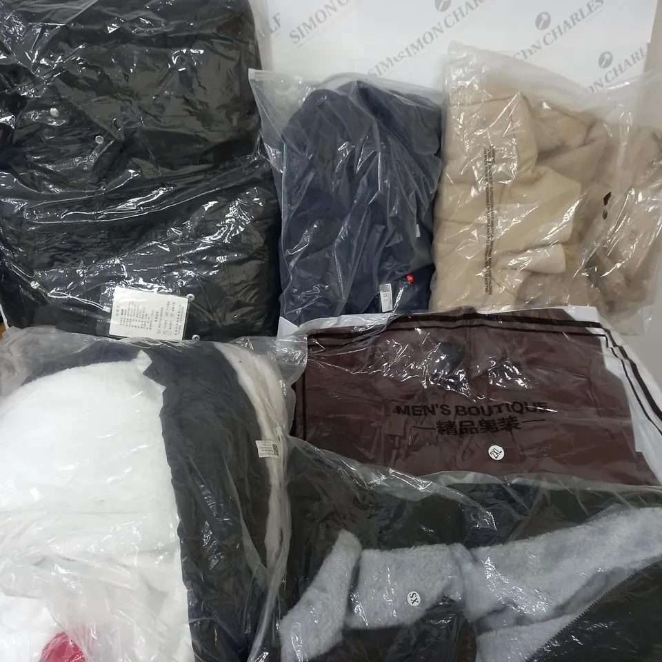 LOT OF 15 ASSORTED LARGER CLOTHING ITEMS TO INCLUDE COATS IN VARIOUS SIZES