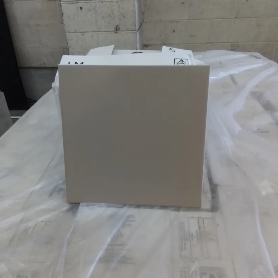 PALLET TO CONTAIN APPROX 96 X PACKS OF BRAND NEW ASTUCE COLLECTION MAISON TILES - 25 TILES PER PACK // TILE SIZE: 197 X 197 X 6.5mm