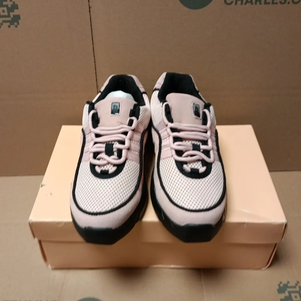 BOXED PAIR OF BLOCH BOOST DRT DANCE SNEAKERS IN PINK - UK 6