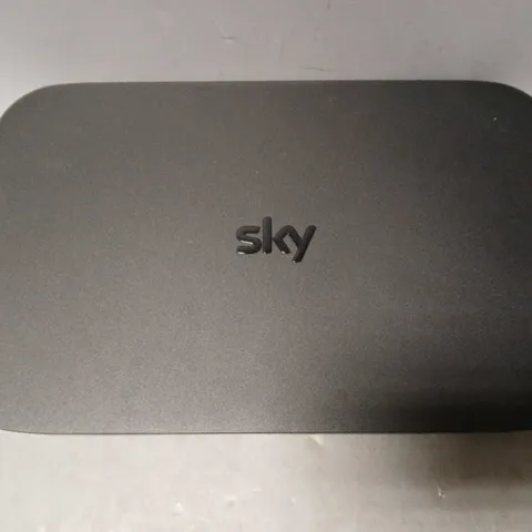 BOXED SKY Q 2TB