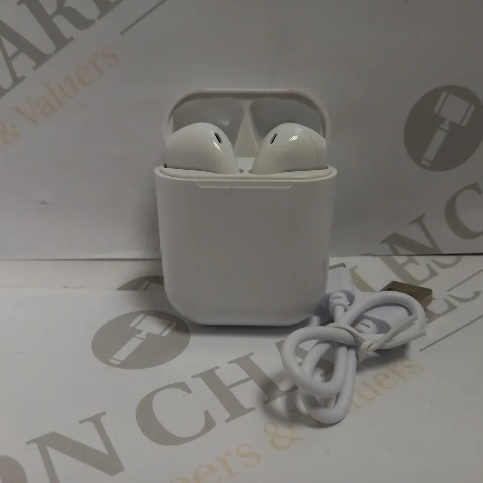 TRUE WIRELES EARBUDS WITH CASE - WHITE