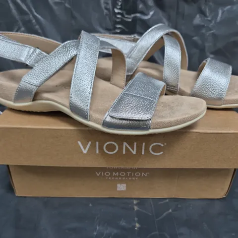 BOXED PAIR OF VIONIC RAYA LEATHER SANDALS IN SILVER SIZE 6