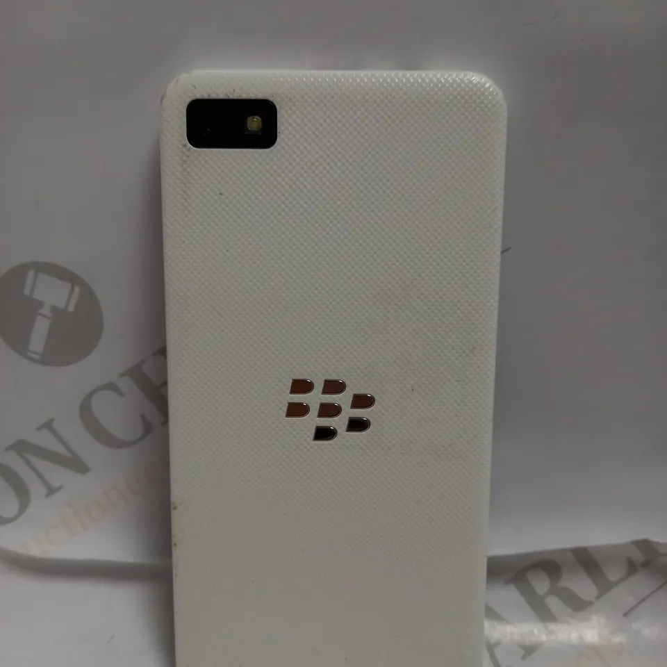BLACKBERRY Z10 IN WHITE 
