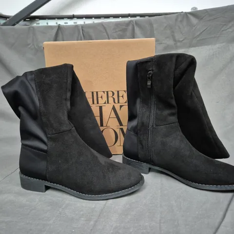 BOXED PAIR OF WHERES THAT FROM BLACK WOMENS FLAT BOOT - UK 6