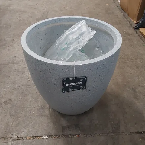 BOXED IDEALIST CONTEMPORARY LIGHT CONCRETE GARDEN PLANTER