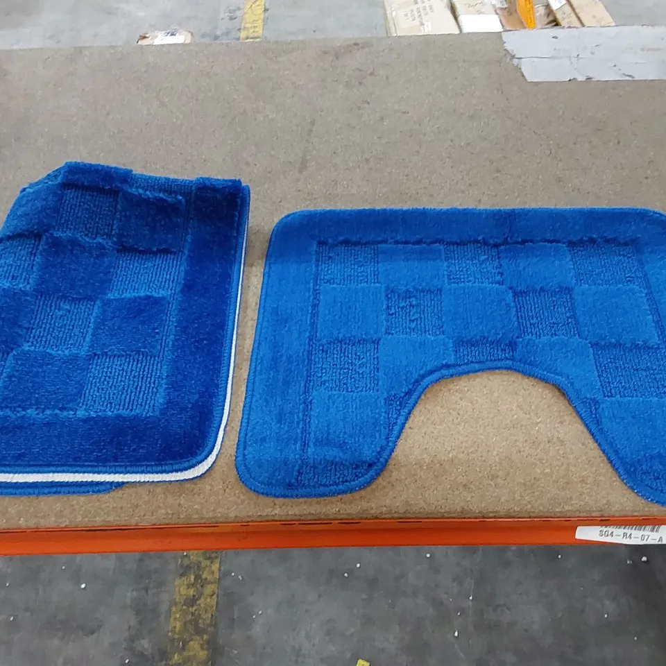 EMITTE RECTANGLE PEDESTAL MAT SET