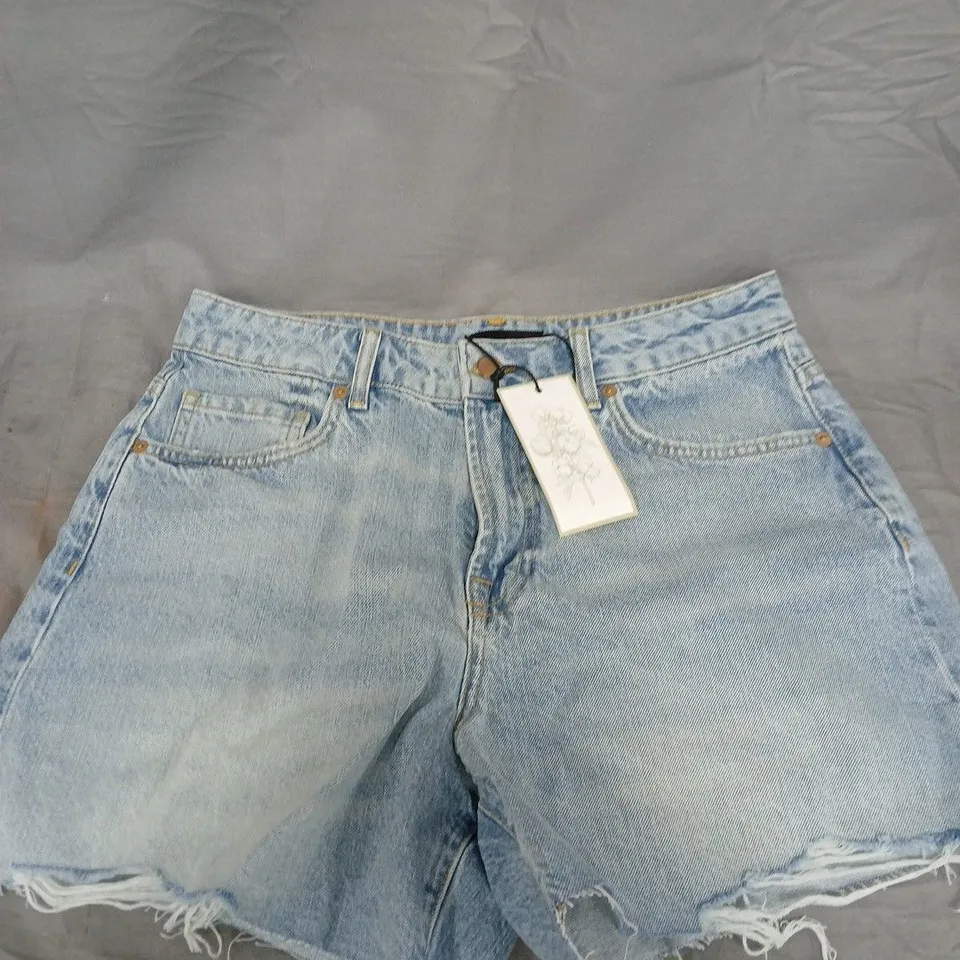 DENIM SHORTS – LIGHT WASH, FRAYED HEM - SIZE 12
