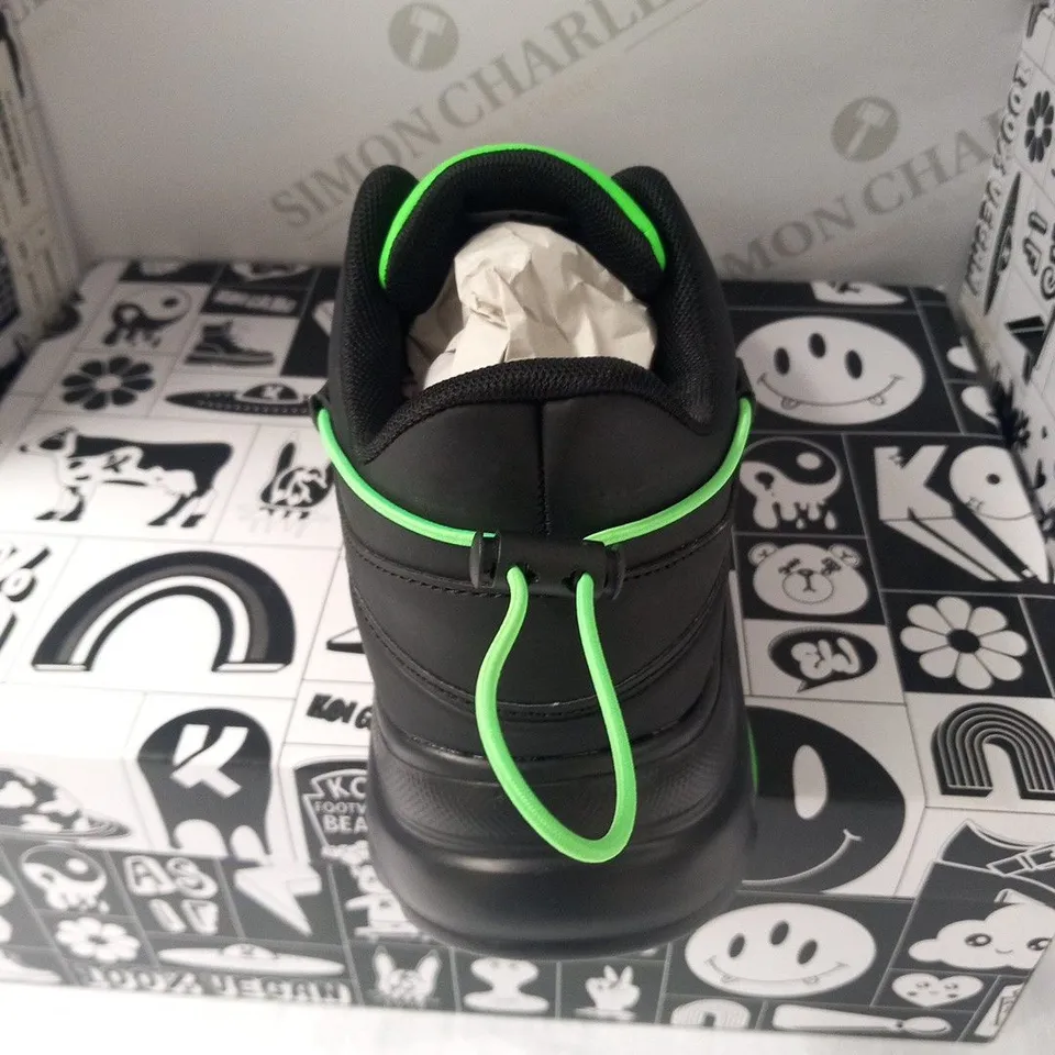 BRAND NEW BOXED PAIR OF KOI ROMAINE GREEN MEN'S VECTOR TRAINERS SIZE 8