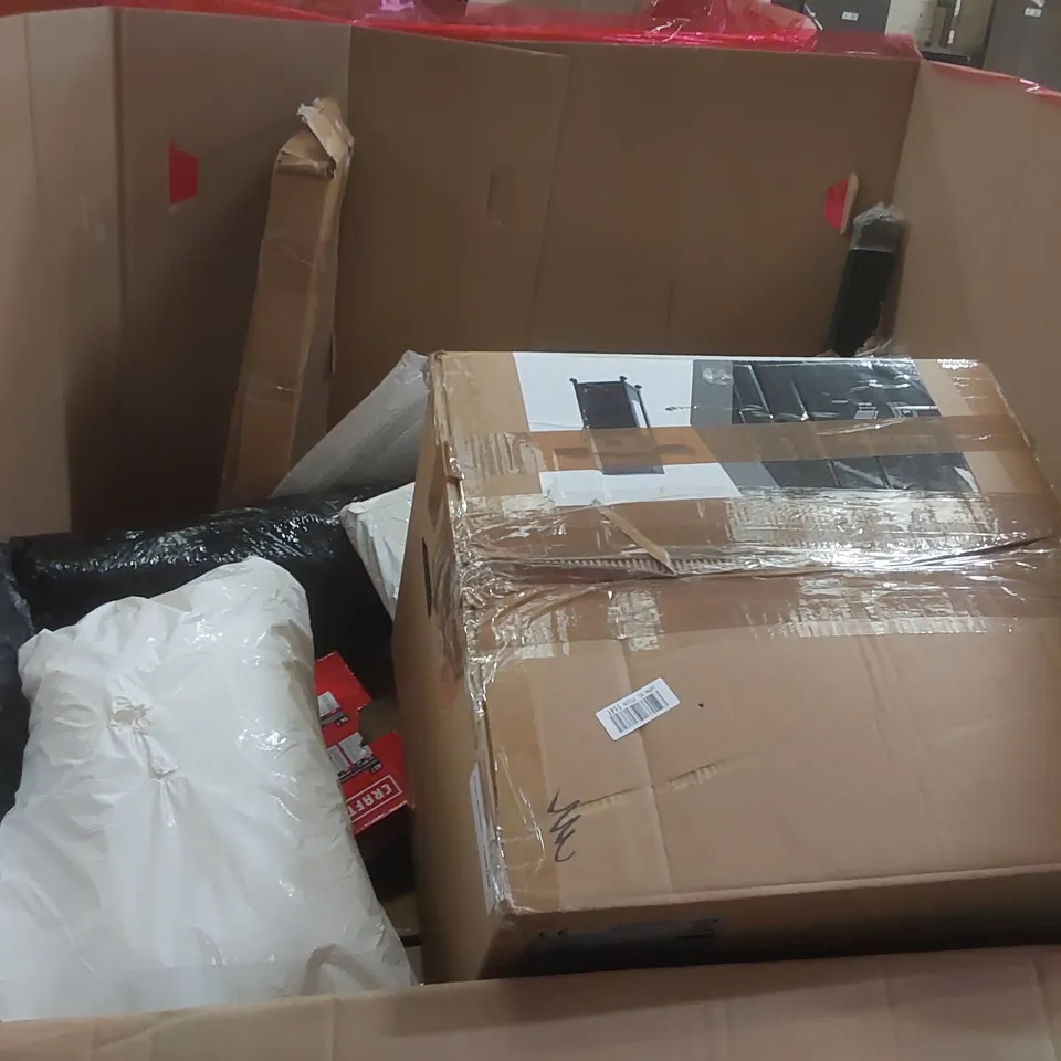 PALLET CONTAINING A LARGE QUANTITY OF ASSORTED ITEMS INCLUDING: STEP LADDER, SAFETY FENCE, TOILET SEAT, SWING SEAT ECT