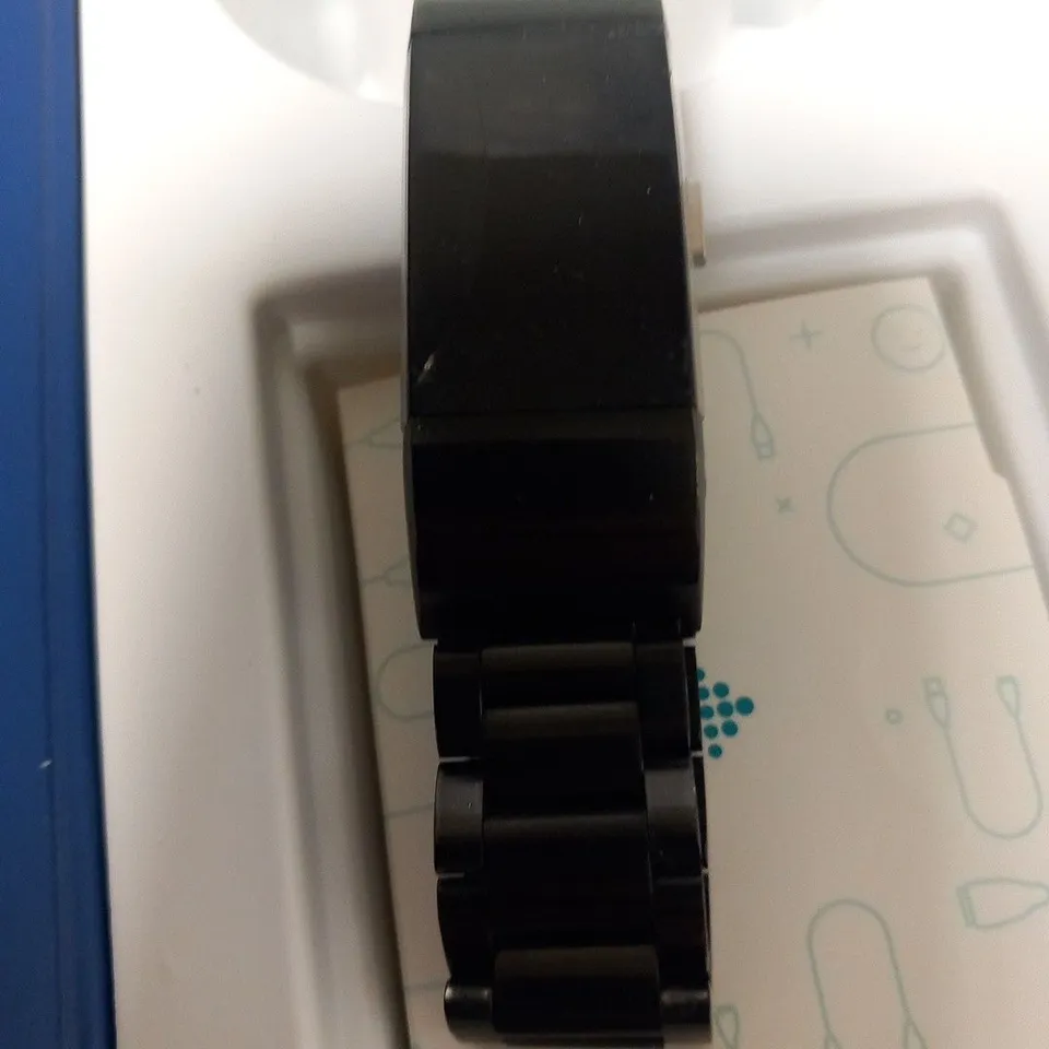 BOXED FITBIT CHARGE 2 HEART RATE AND FITNESS WRISTBAND