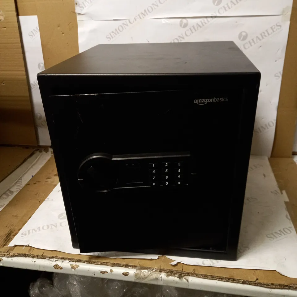 AMAZONBASICS 34L HOME SAFE