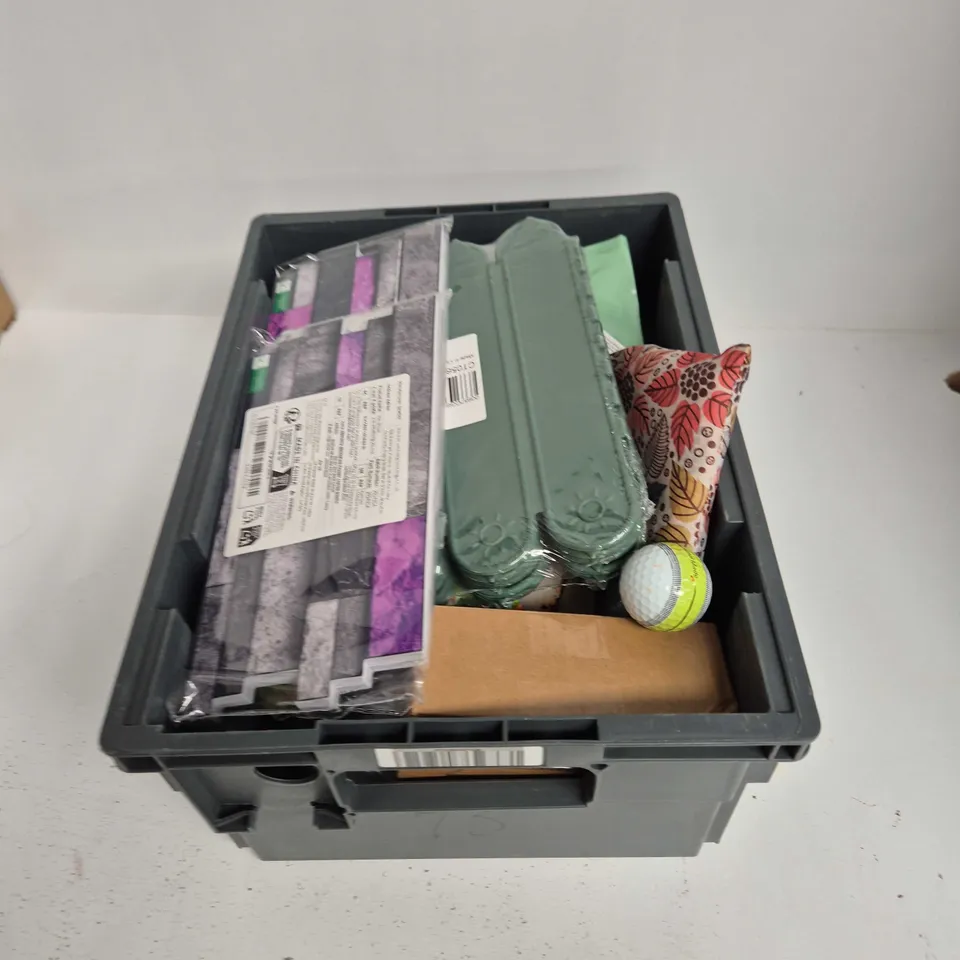 TOTE OF APPROXIMATELY 12 ASSORTED ITEMS TO INCLUDE: SEE THROUGH PENCIL CASE