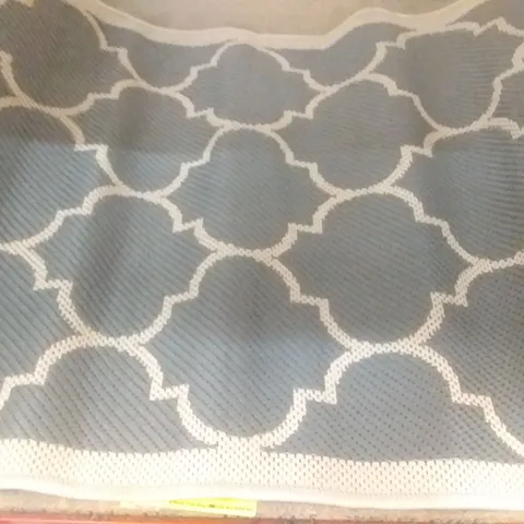 KERNS LOOPED ANTHRACITE/BEIGE INDOOR RUG 2'X7'