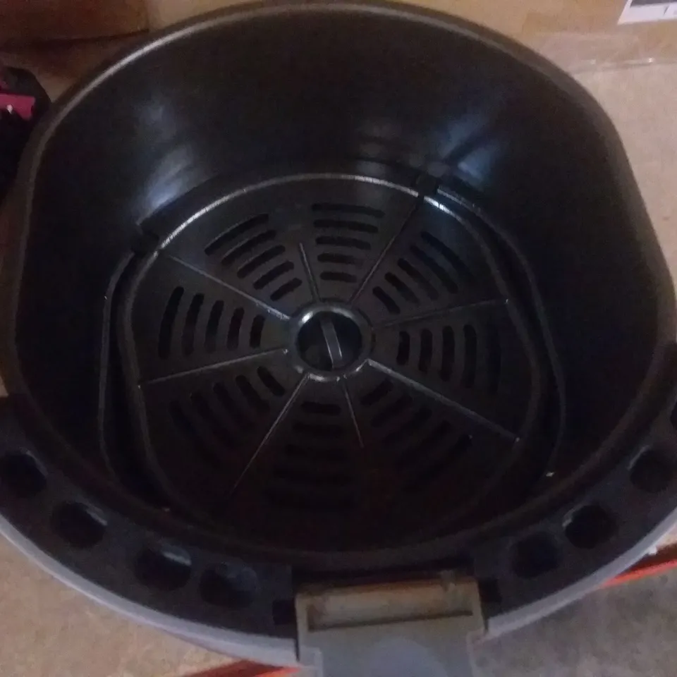 BOXED DAEWOO 4L AIR FRYER