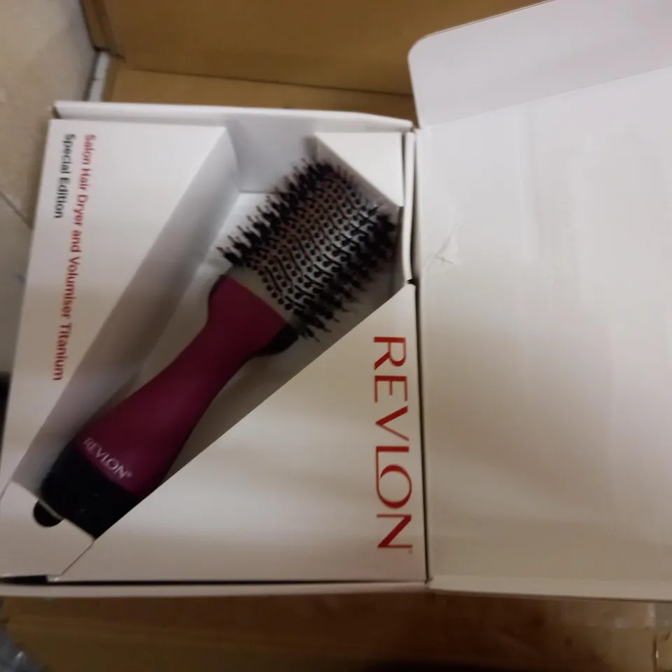 REVLON VOLUMISING HAIR DRYER  RRP £79.99