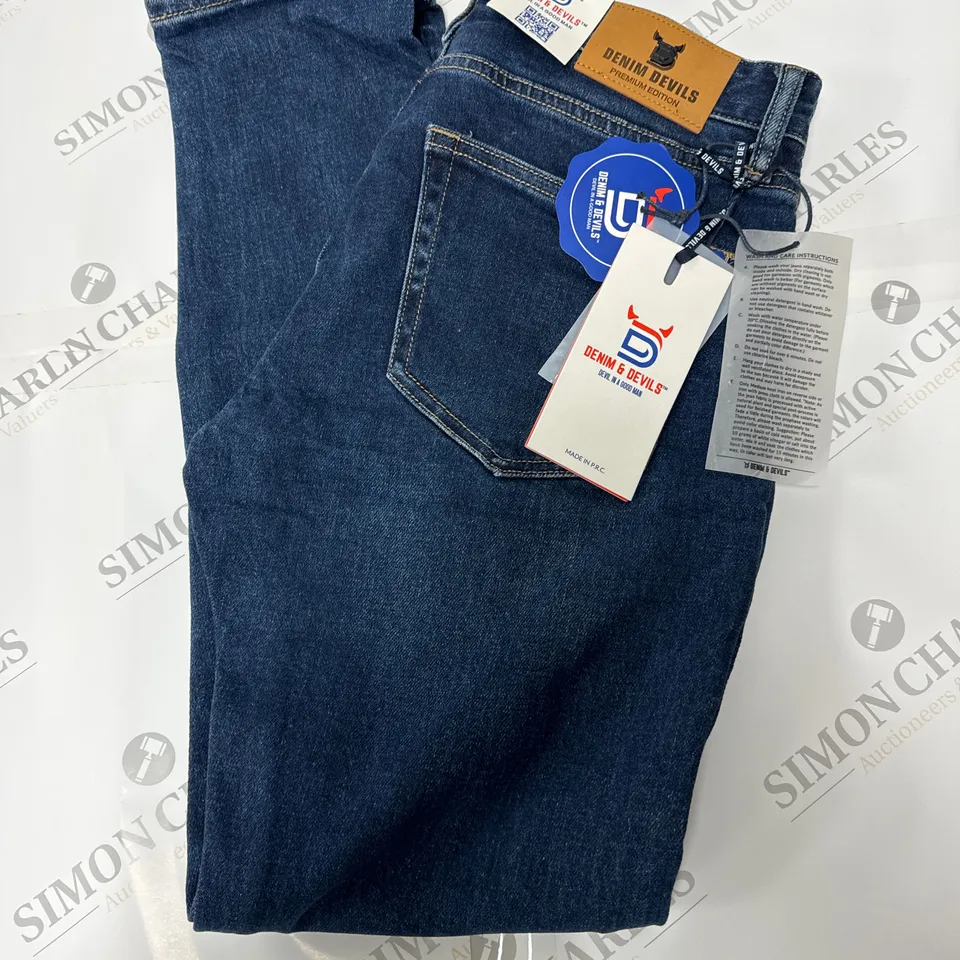 DENIM DEVILS SKINNY JEANS IN DARK INDIGO SIZE 32