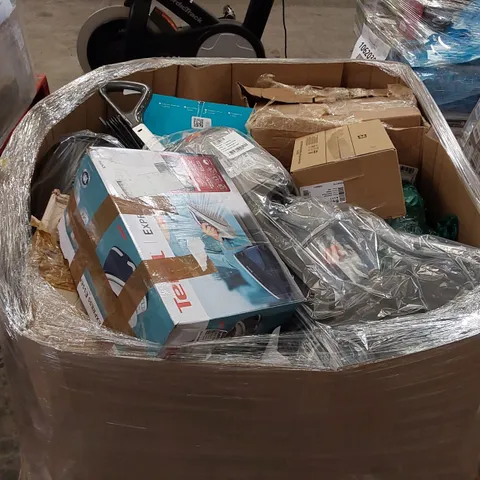 PALLET OF APPROXIMATELY 17 UNPROCESSED RAW RETURN HOUSEHOLD AND ELECTRICAL GOODS TO INCLUDE;