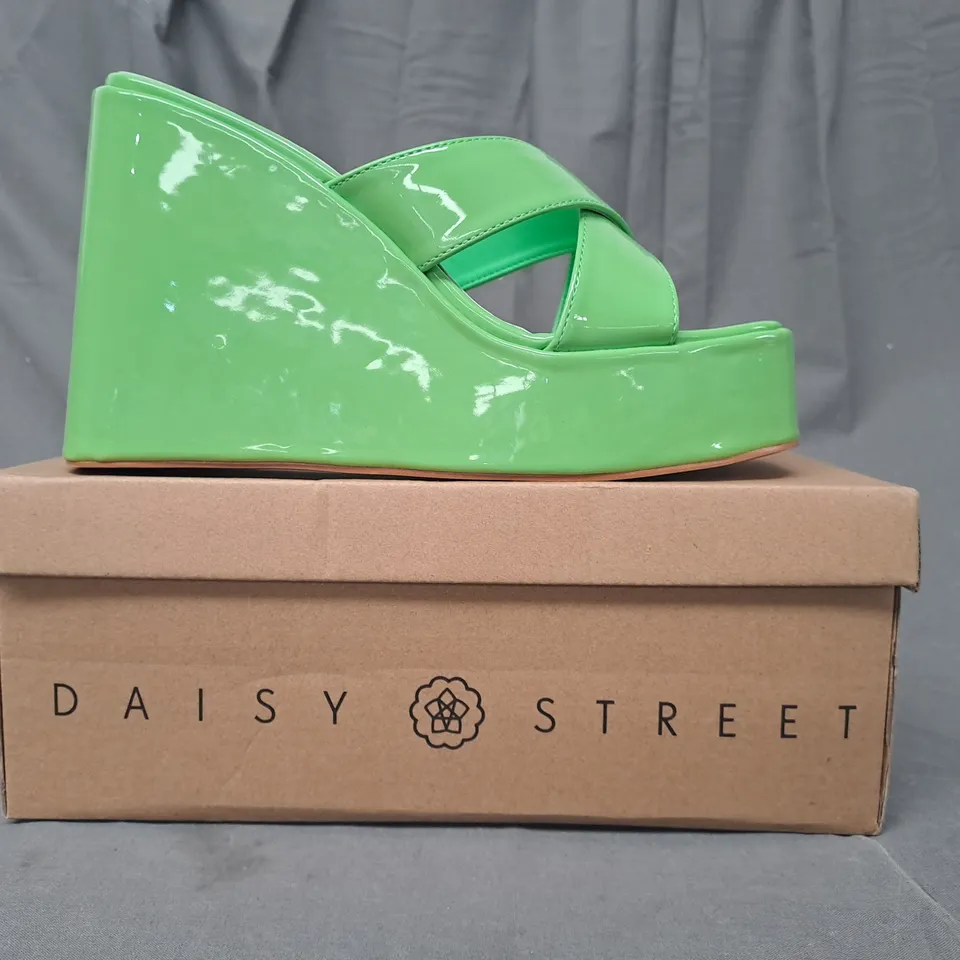 BOXED PAIR OF DAISY STREET WEDGE CROSSOVER MULES IN GREEN UK SIZE 6