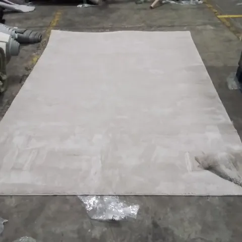 QUALITY DESIGNER AREA RUG - APPROXIMATELY 285X197