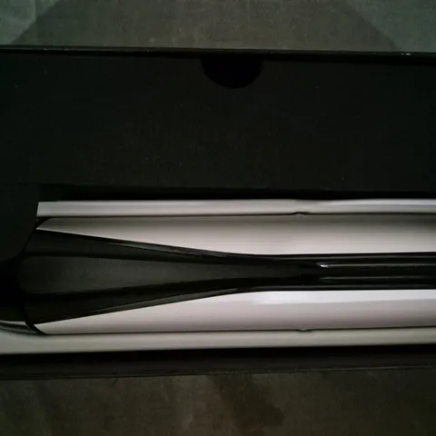 BOXED GHD CHRONOS - WHITE HAIR STRAIGHTENER