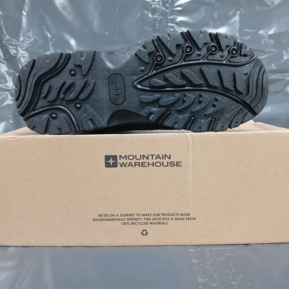 BOXED PAIR OF MOUNTAIN WAREHOUSE ADVENTURER WATERPROOF HIKING BOOTS IN BLUE SIZE UK 9